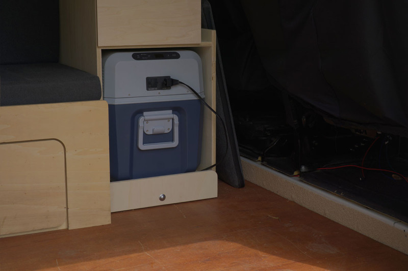 Tablett für Kühler D11 für Küchenmöbel C5 | Simple Vans