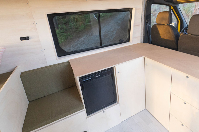 Unité Cuisine Frigo PLUS CF - Aménagement grands vans | Simple Vans