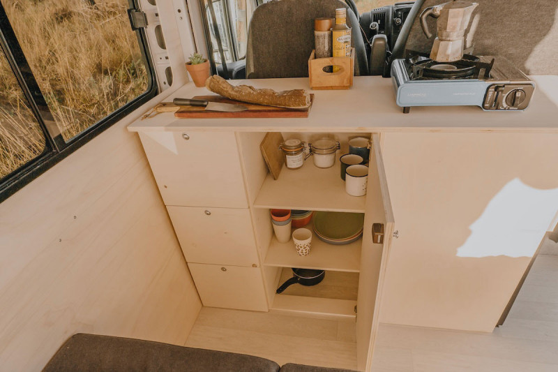 Petite Unité Cuisine Porte PLUS CP3 - Aménagement grands vans