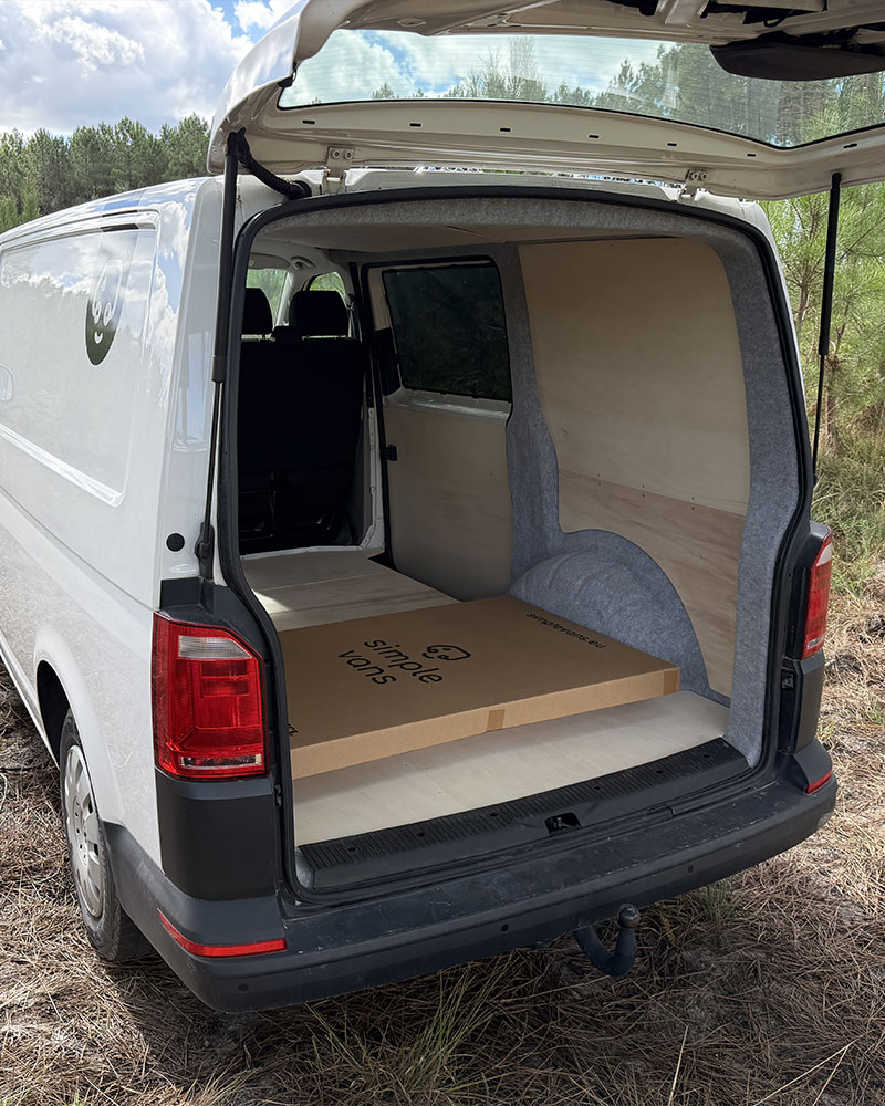 Simple Floor fitted in the back of a VW Transporter T5