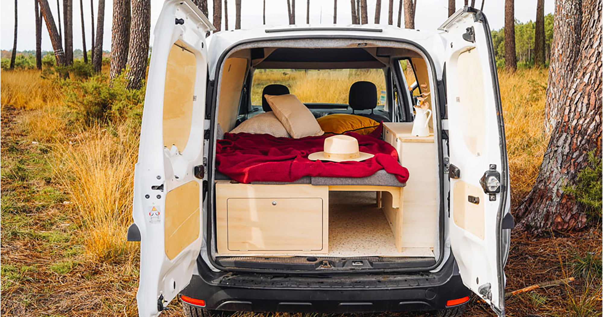 Le Micro Camper ULTIME – Visite complète du van équipé du kit Weekender