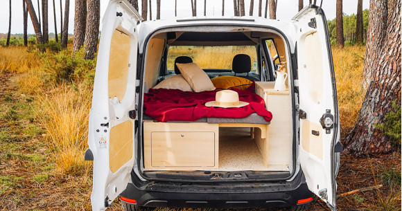 Le Micro Camper ULTIME – Visite complète du van équipé du kit Weekender